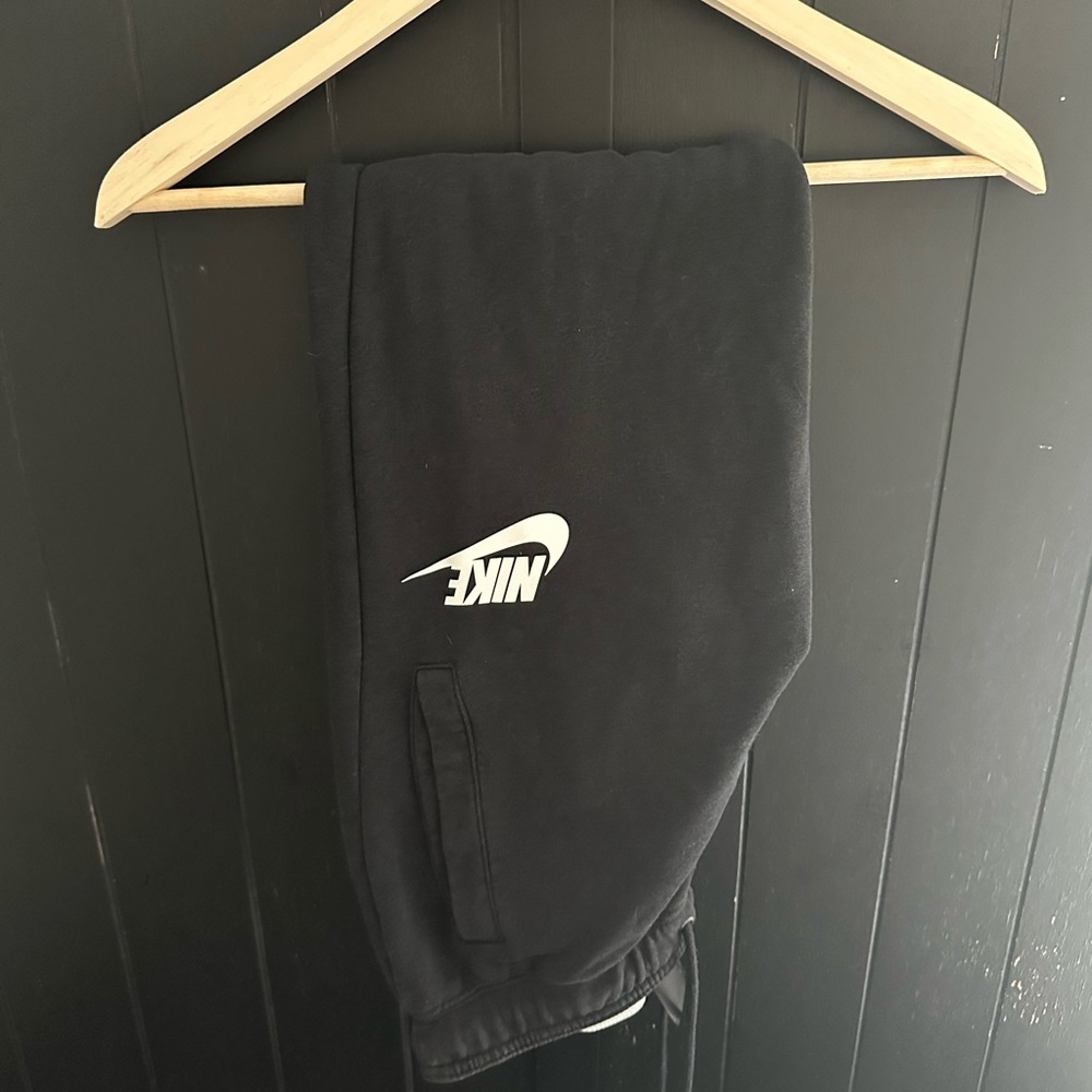 women’s black nike sweatpants